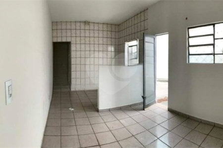 Casa térrea no Centro de Araraquara/SP, com 3 dormitórios, sendo 1 suíte