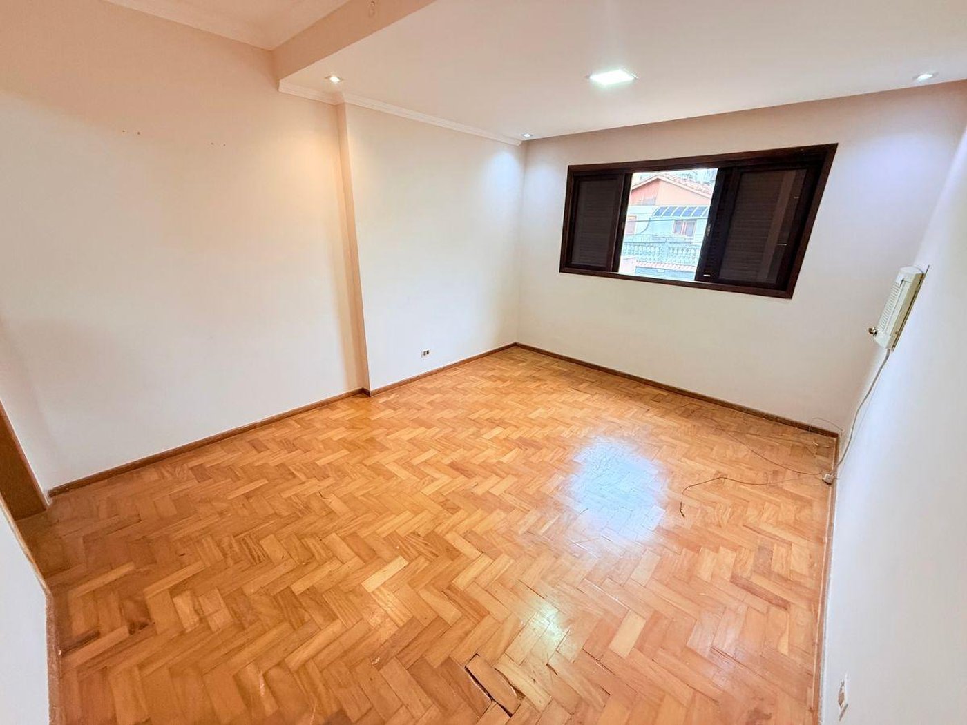 Casa à venda com 3 quartos, sendo 1 suíte,  em Jardim Olympia, São Paulo, SP