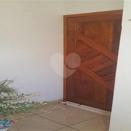 Sobrado à Venda no Parque Fehr – 3 Dormitórios e Área Gourmet em Rua Tranquila