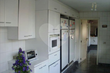 Apartamento à venda com 4 suítes em Real Parque, São Paulo, SP