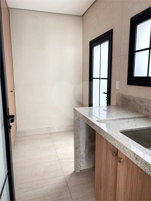 Casa térrea em estilo neoclássico com 3 suítes, no Condomínio Damha 2, na cidade de Piracicaba - SP.