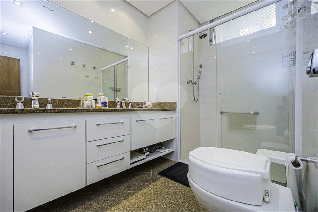 Apartamento á venda em Higienópolis com 212m² 3 dormitórios 1 suíte 2 vagas
