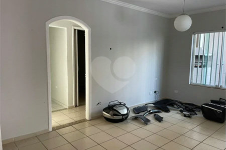 Sobrado com 4 dormitórios, 2 suítes, closet, varandas, escritório, jardim de inverno, espaço gourmet com churrasqueira e fogão a lenha e 3 vagas.