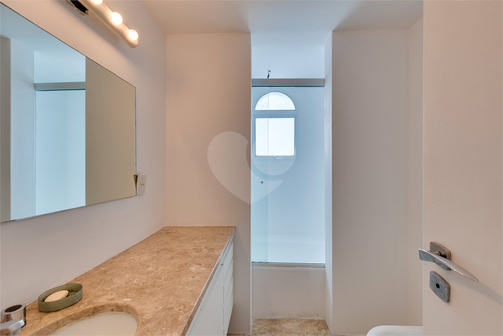 Apartamento à venda com 3 suítes em Real Parque, São Paulo, SP