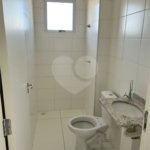 Apartamento no Condomínio Parque das Acácias.
