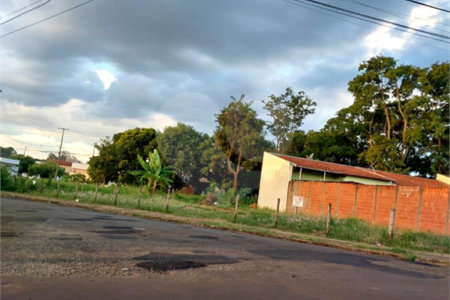 Terreno com 441 m² de área total no Jardim Munique.