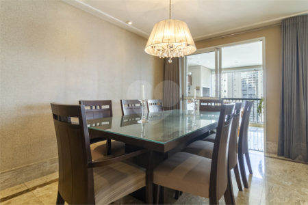 Apartamento para venda no Alto da Moóca, com 178 m², 3 suítes, 3 vagas.