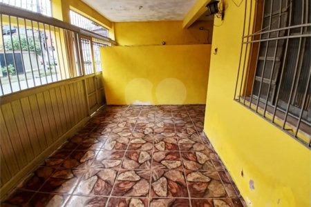 CASA Á VENDA EM SANTÍSSIMO ,ESTRADA DA POSSE ..