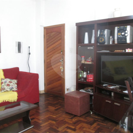 Apartamento com área útil de 72 m², 2 quartos no Bairro do Cambuci.