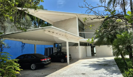 Casa à venda ou para alugar com 4 suítes em Residencial Tamboré, Barueri, SP