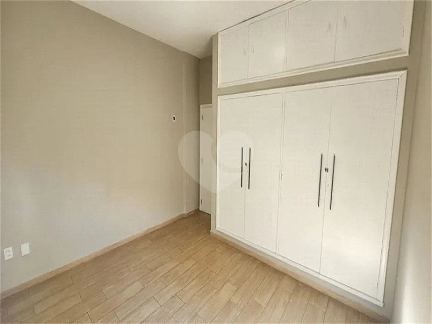 Apartamento à venda no bairro Barra Funda.