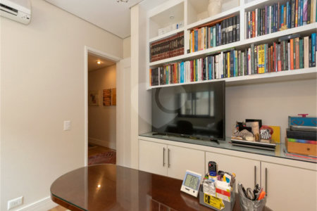Apartamento de 233 m² à venda em Higienópolis com 4 dormitórios.