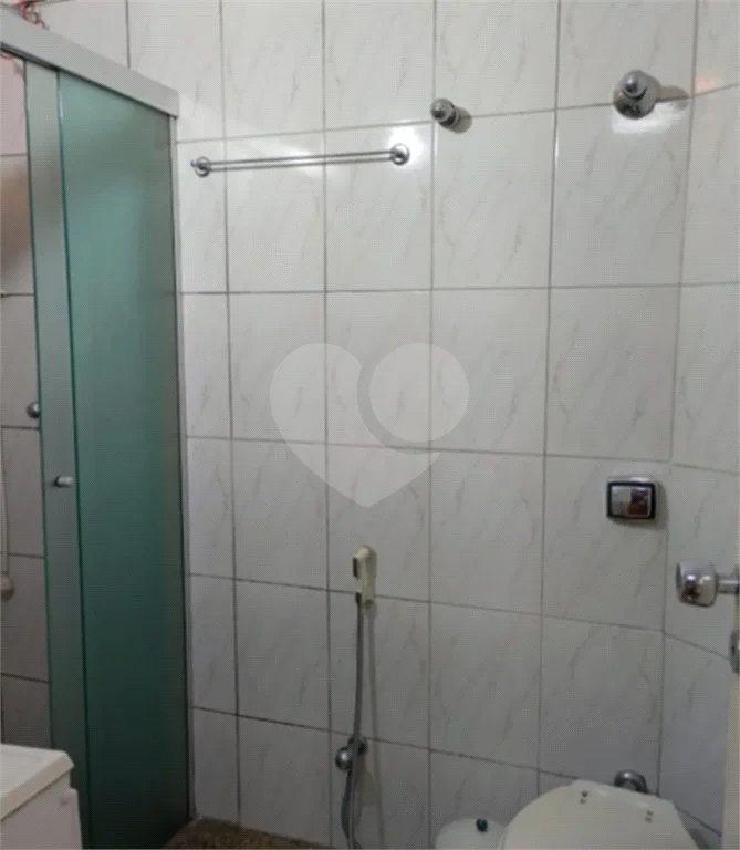 Apartamento Reformado à Venda – Localização Privilegiada!