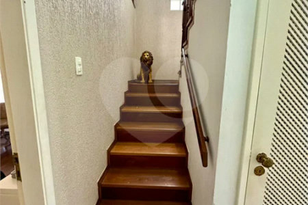 Casa de Alto Padrão à Venda no Parque dos Pássaros – 350 m²
