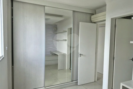 Oportunidade na Vila Leopoldina! Imóvel de 69m2, com 3 dorm., sendo 1 suíte, 2 banheiros, sala, cozinha e 2 vagas. Com ar condicionado em 2 dorm.