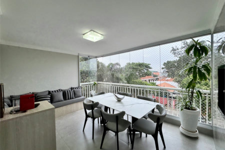 Amplo apto à venda | 113 m² | 3 dormitórios (1 suíte) | 2 vagas na Mooca!