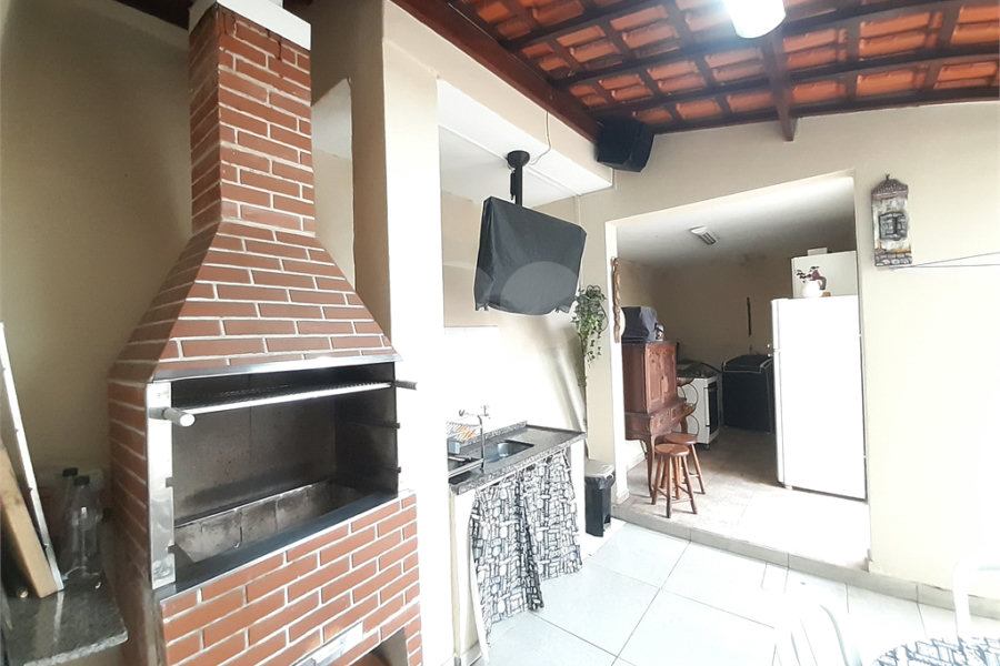 Vende-se: Sobrado de Vila, 2 quartos, Edícula com 1 Suíte, 1 Vaga, Santana!