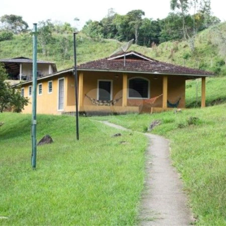 Sítio à Venda Natividade da Serra c/ 2.291,56m² Area Const. e 271.000,00m² Área Total