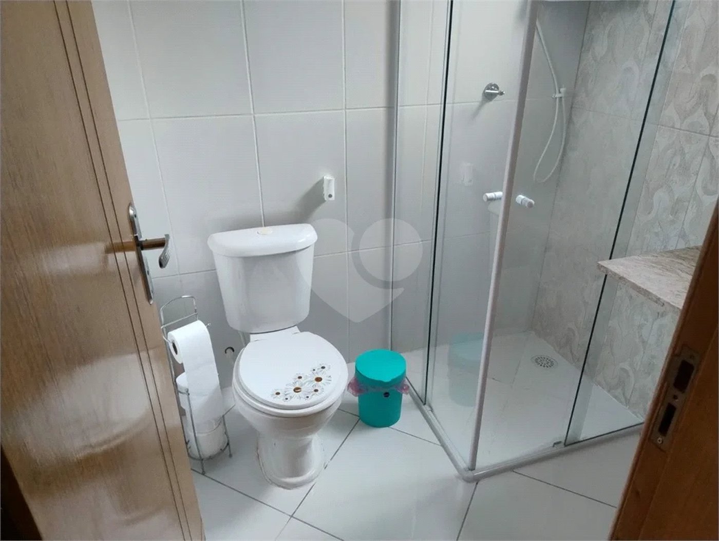 Vende-se Sobrado com 2 Suítes em Condomínio Fechado – Vila Ré