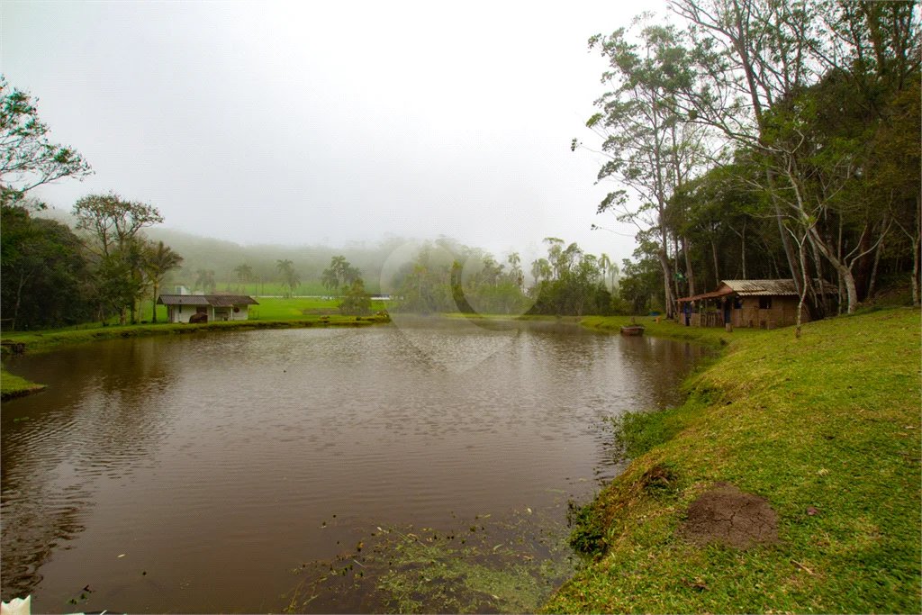 Sítio à venda com 8 quartos, sendo 4 suítes, em Taiaçupeba, Mogi das Cruzes, SP