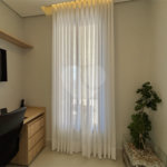 Indaiatuba - Sp - Condominio Maria Candida - R$ 2.250.000,00 - 3 suítes, sendo 1 master com closet e banheiro com duas cubas e dois chuveiros - Escritório - Piscina em Alvenaria aquecida e Hidro com Iluminação - Ar Condicionado instalado em todos os quartos, escritorio, sala e area gourmet