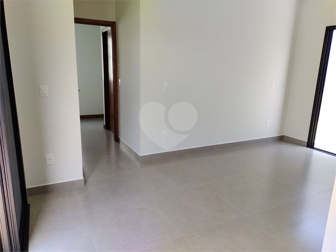 Casa no condomínio Parque Faber IV