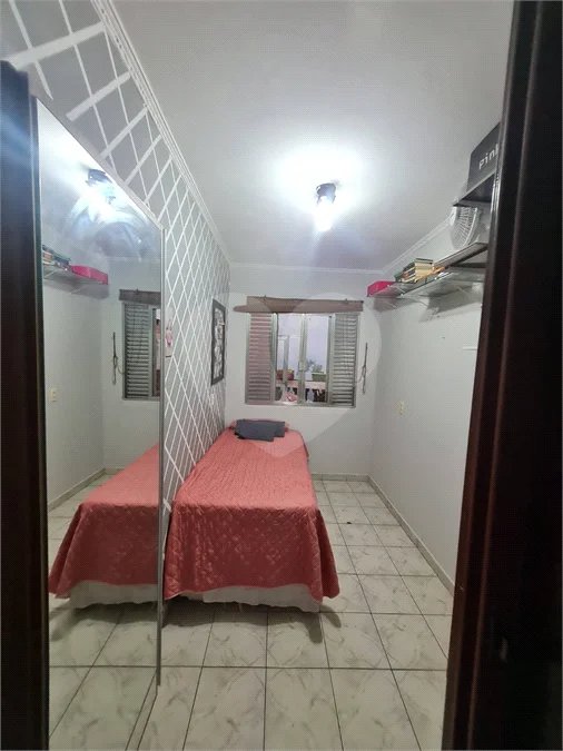 Casa com 183m², 3 dormitórios, 2 vagas, à venda em Santo André