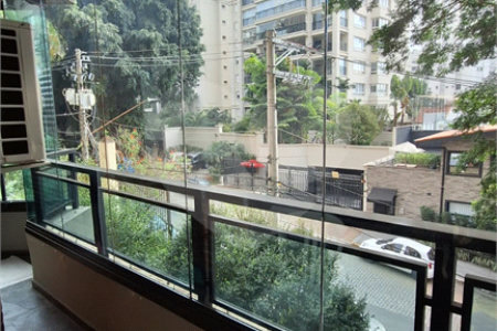 Apartamento em Perdizes 3 suítes, 4 vagas de garagem.