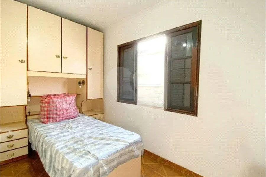 Oportunidade à venda na Vila Ipojuca: Sobrado Espaçoso com 200m²de área construída e 250m2 de terreno - 4 Dormitórios e 5 Vagas de garagem.