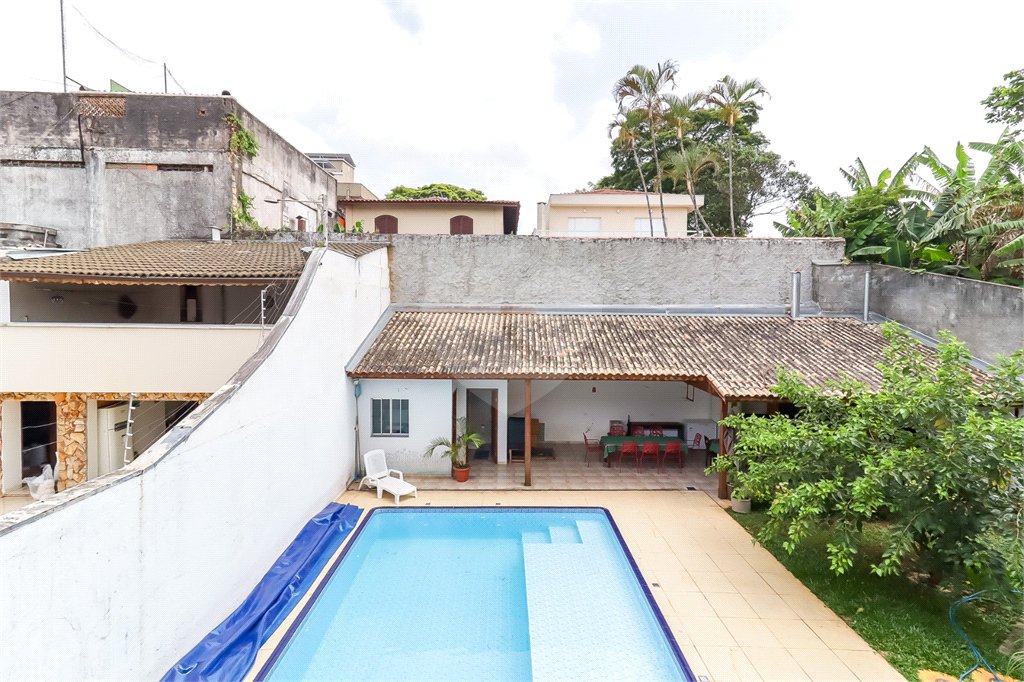 Sobrado à venda com 4 quartos, sendo 2 suítes,  em Interlagos, São Paulo, SP