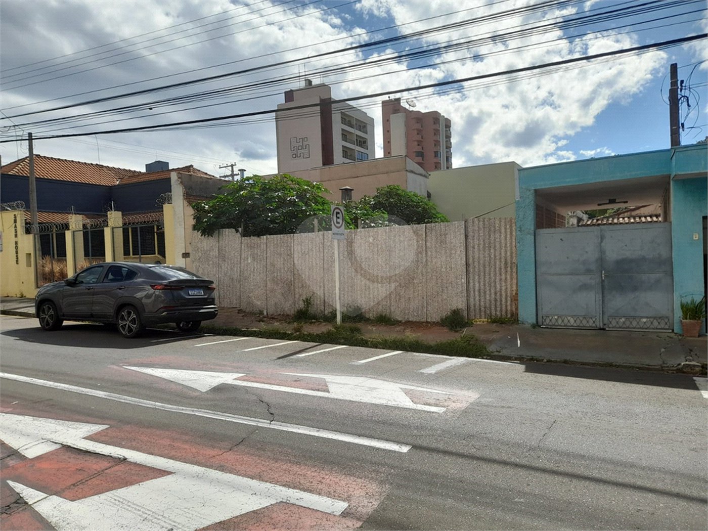 Terreno à Venda na Rua Episcopal – Localização Estratégica e Exclusiva