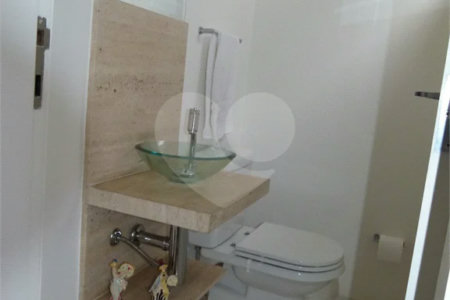 Cobertura Duplex com 126,metros quadrados próximo ao Shopping Pátio Paulista.