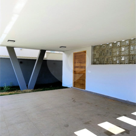 Casa a venda no condomínio Faber III