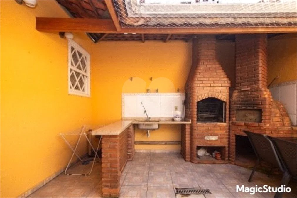 Casa com 260m², 3 dormitórios, 4 vagas, à venda em São Caetano do Sul.