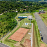 Casa térrea 3 dormitórios (3 suítes), espaço gourmet, piscina, 2 vagas garagem, condomínio fechado com ampla área lazer