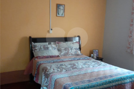 Casa com 2 dormitórios à Venda no Jardim Brasil