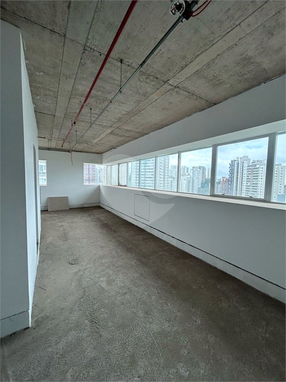 Oportunidade! Sala Comercial de 74m² com Estrutura Completa