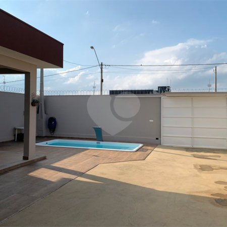 Casa térrea com piscina para venda no Residencial Arcoville