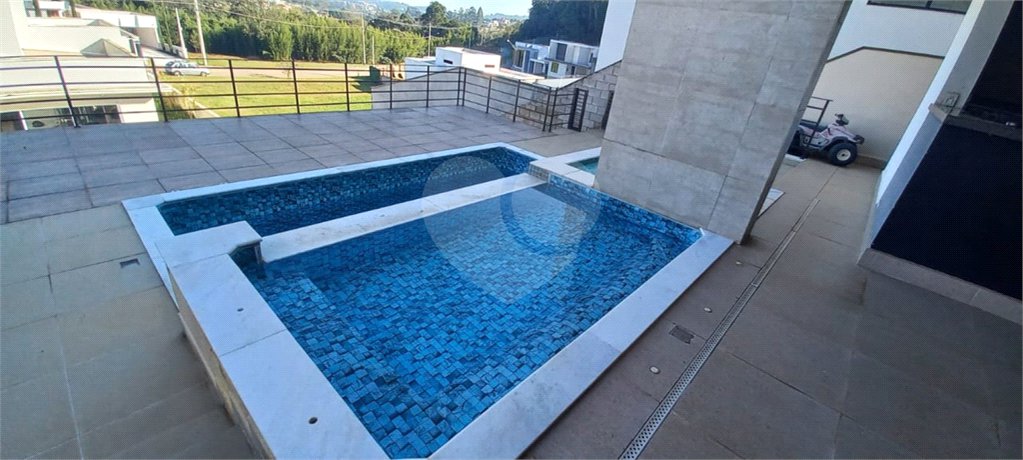 Luxuoso Sobrado com 4 Suítes