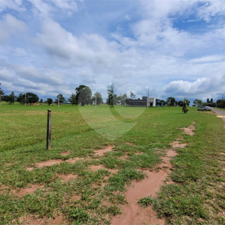 Loteamento à venda no Condomínio Vila Pinhal do Broa
