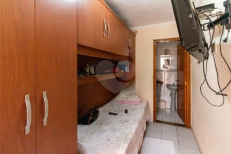 Sobrado à venda no Ipiranga de 140m² com 4 suítes e 3 vagas.