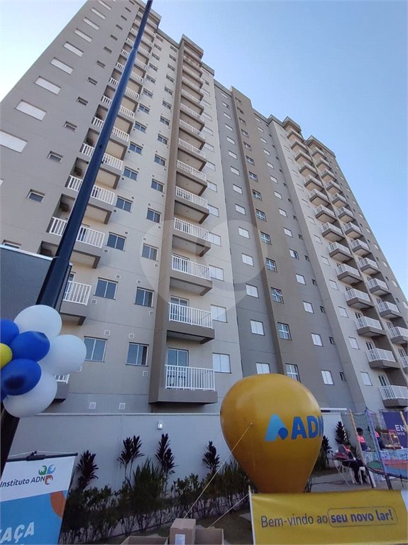 Apartamento no Condomínio Parque das Acácias.