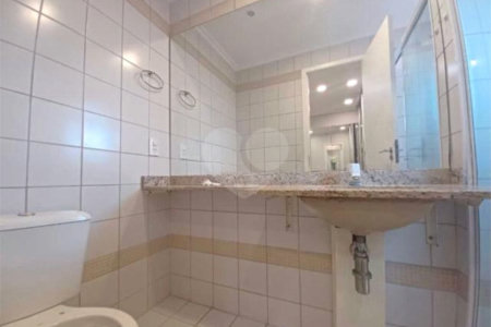 Apartamento no Edifício Torres di Itália.