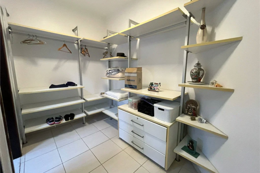 Casa à venda com 6 quartos, sendo 3 suítes, em Morada da Praia, Bertioga, SP