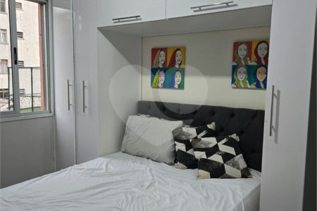 Apartamento de 3 quartos, com garagem, á venda no Cambuci