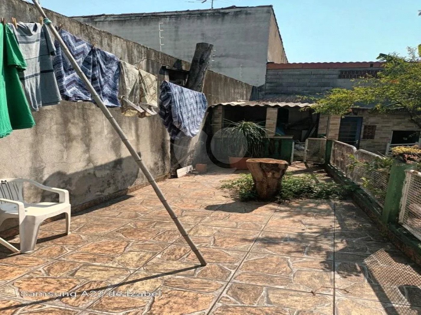 Terreno grande com 2 casas em São Paulo! Casas bem arejadas.