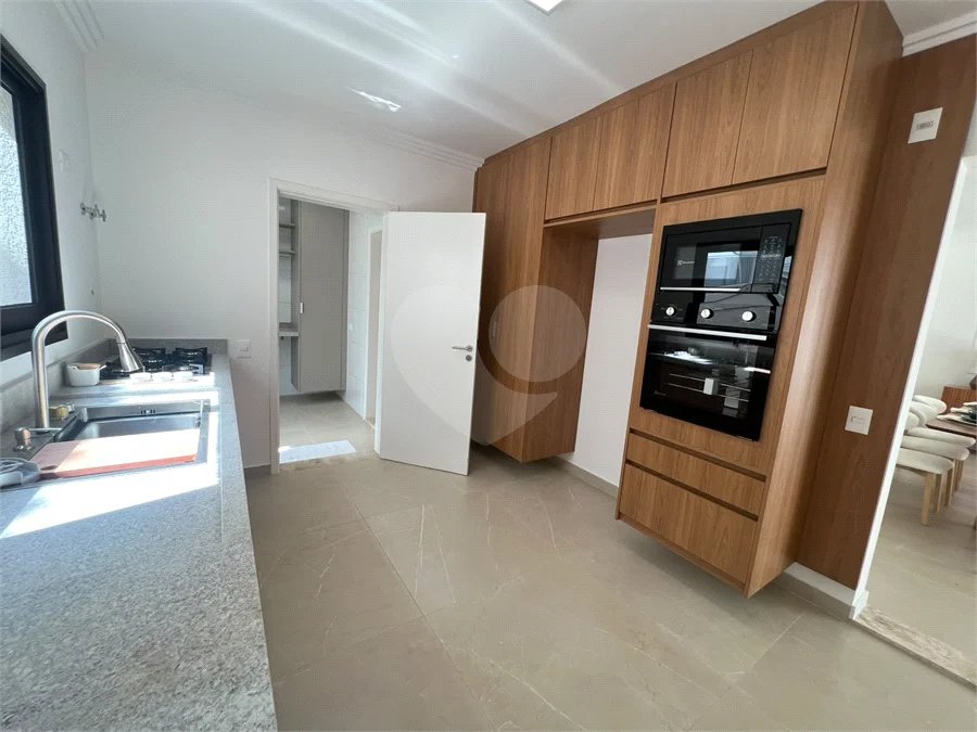 Casa à venda com 4 suítes no condomínio Alphaville 3, Santana de Parnaíba - SP