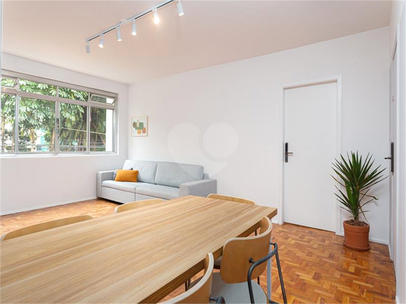 Excelente oportunidade para reformar e ficar com o apartamento dos seus sonhos!