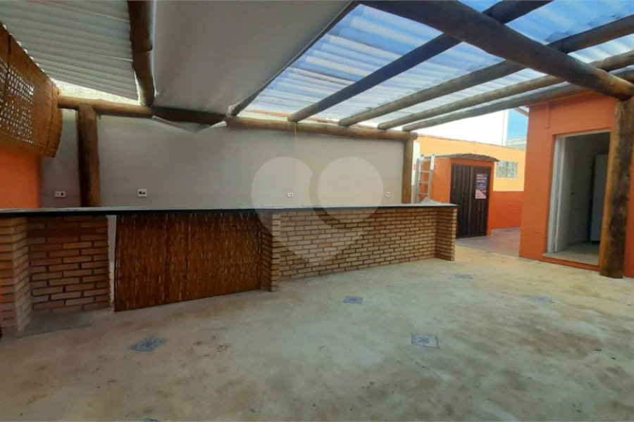 EXCELENTE CASA COMERCIAL EM ESQUINA, OPORTUNA E MAIS QUE ESPECIAL. Venha Conferir.