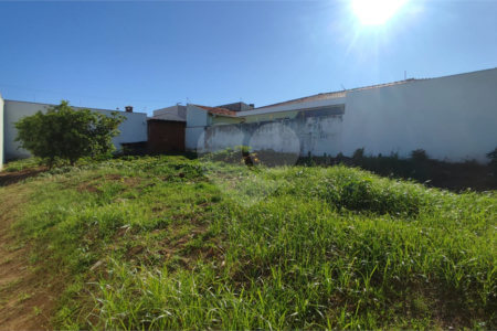 Terreno à Venda em São Carlos, no bairro Nossa Senhora de Fátima